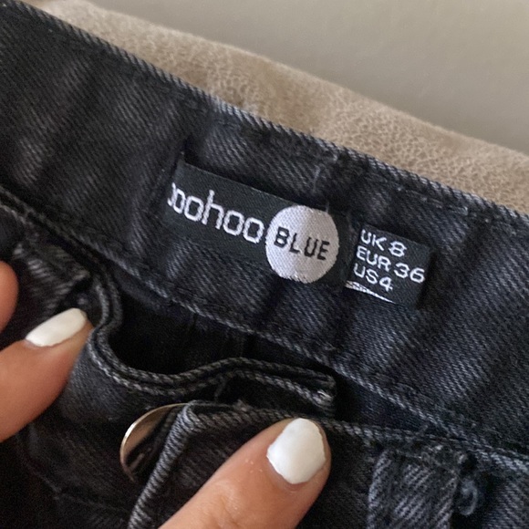 Womens ripped denim shorts in vintage black - Picture 2 of 3